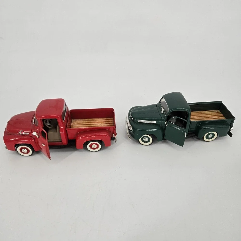 National Motor Museum Mint 1948 F-1 1956 F-100 Ford Trucks 1:32 Diecast 1113HS